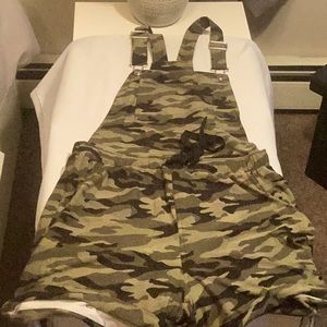 No Boundaries Camo overalls romper size M NWT